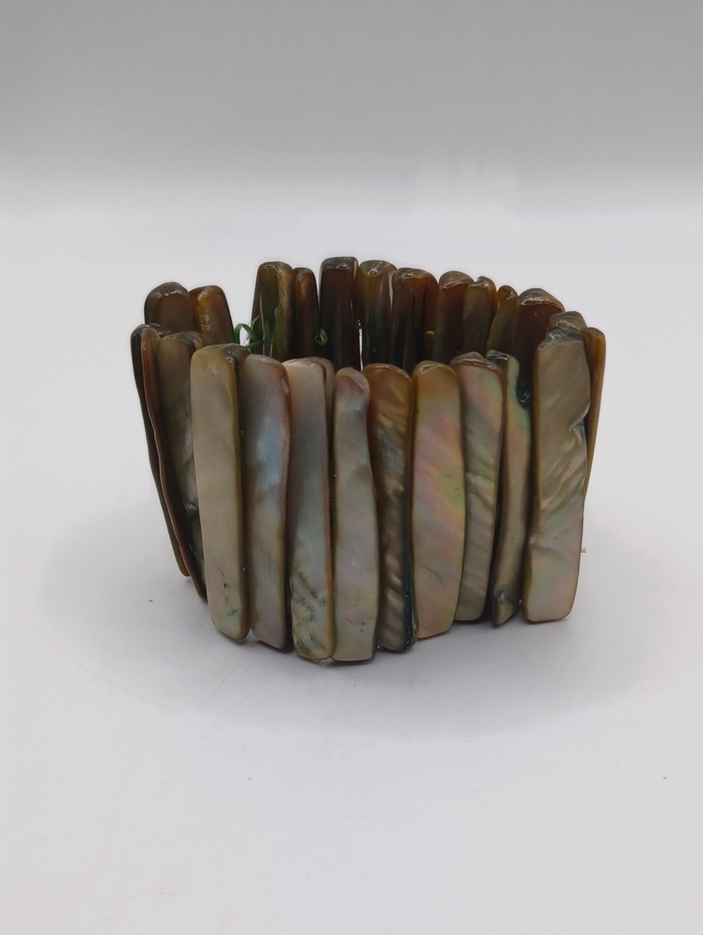 Iredescent Tan Shell Stretch Bracelet - Picture 1 of 6
